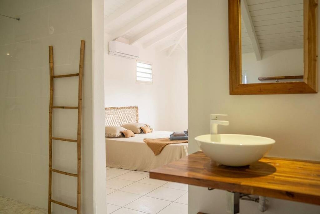 Spacieuse Villa Corossol Avec Piscine Et Jeux Exterieurs Le Gosier  Eksteriør bilde