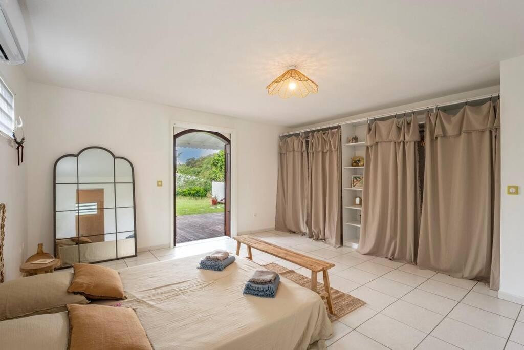 Spacieuse Villa Corossol Avec Piscine Et Jeux Exterieurs Le Gosier  Eksteriør bilde