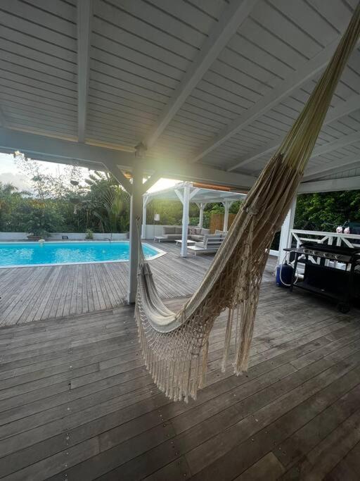 Spacieuse Villa Corossol Avec Piscine Et Jeux Exterieurs Le Gosier  Eksteriør bilde