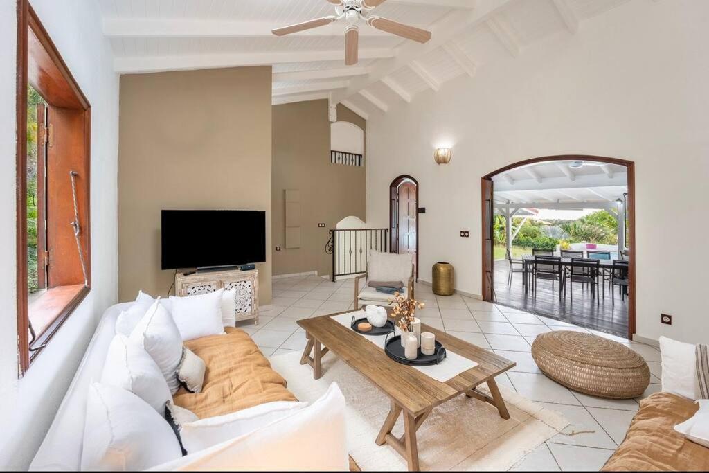Spacieuse Villa Corossol Avec Piscine Et Jeux Exterieurs Le Gosier  Eksteriør bilde